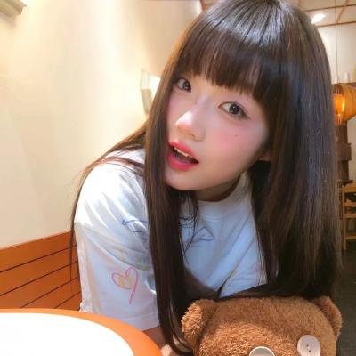 蓝天花朵